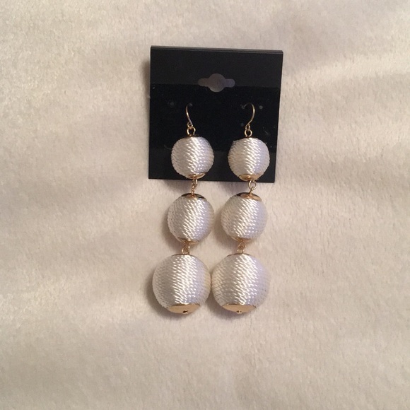 Jewelry - Ivory ball earrings